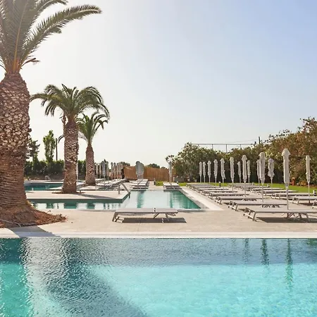 Blue Sea Village 4*